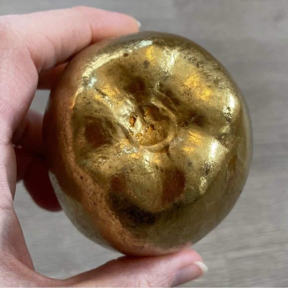 Shiny Gold Lacquer Apple Decor - Picture 4 of 5